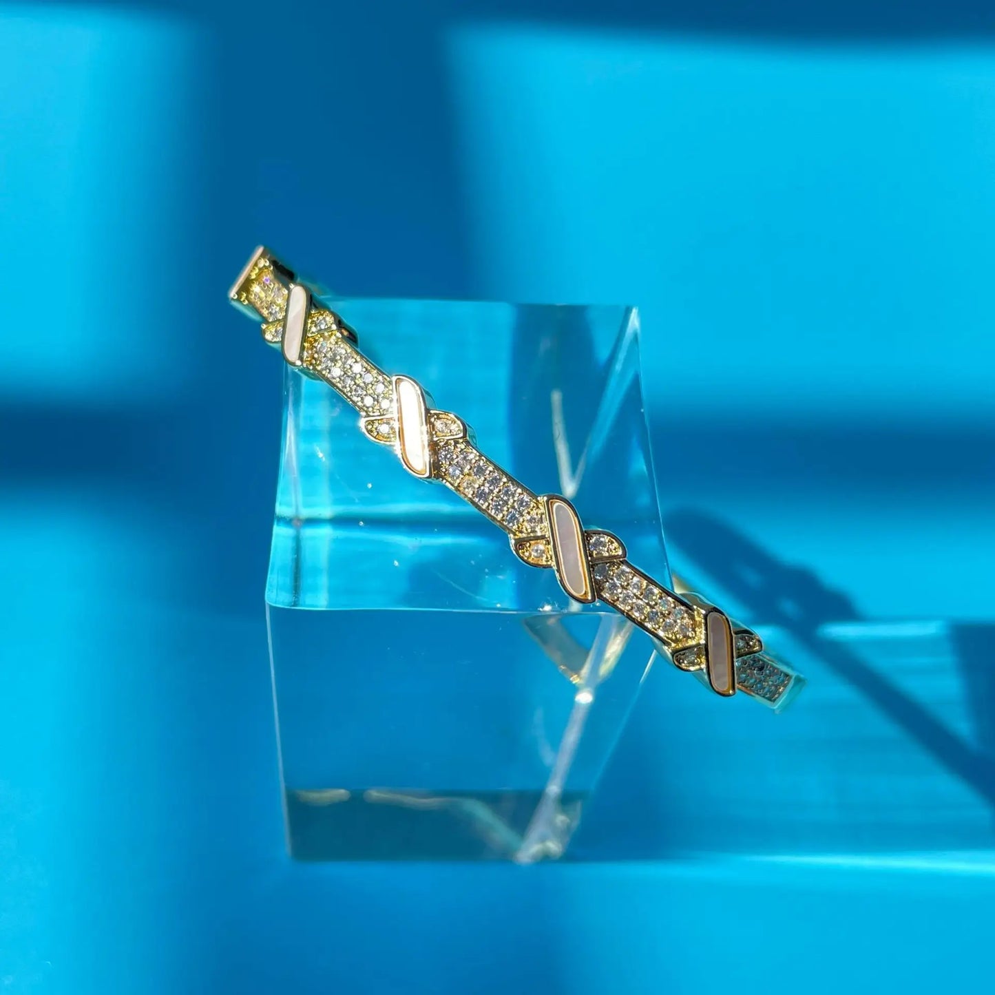 Sming Droshipping New 18K Gold Hot Sale Emerald Square 5A Zircon Bling Diamond Brass Bangle Jewelry Women