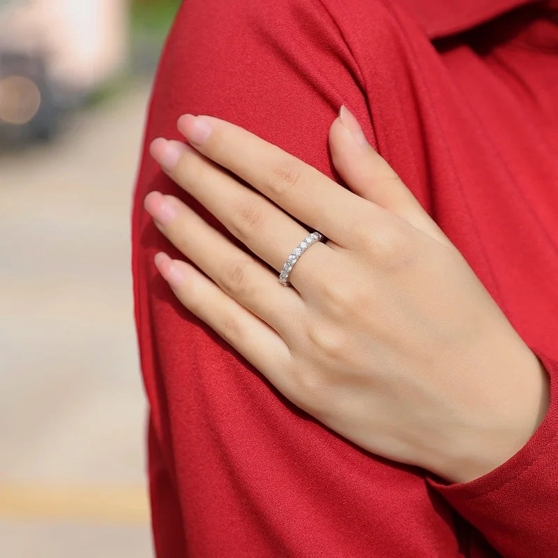 Trendy Luxurious 925 Sterling Silver Wedding Ring Round Brilliant Cut Moissanite Full Eternity Stackable Engagement Ring